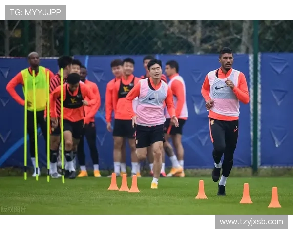 广州队伤病困扰缓解，主力球员状态回暖持续恢复训练