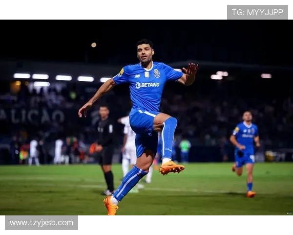 塔雷米在波尔图本赛季表现稳健,进攻端持续贡献关键数据 塔雷米在波尔图本赛季表现稳健,进攻端持续贡献关键数据